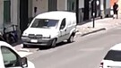 Ruba furgone e investe tre persone nel Napoletano: il video del furto(ANSA)
