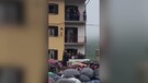 Seimila sotto la pioggia alla festa dei serpari di Cocullo (ANSA)