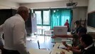 Ballottaggi comunali, il candidato Orlando Masselli al seggio di Terni (ANSA)