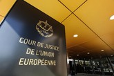 Corte Ue: rischio di confusione tra due marchi di profumi (ANSA)