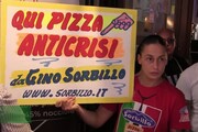 Napoli, folla in via Tribunali in risposta a Briatore: 'Pizza piatto popolare'