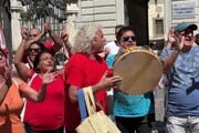 'Giu' le mani dal reddito di cittadinanza', protesta a Napoli