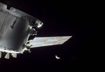 La capsula Orion della missione Artemis 1, sullo sfondo la Terra (fonte: NASA) (ANSA)