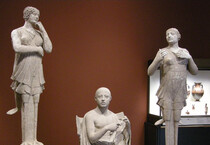 Il gruppo di terracotta 'Orfeo' e 'Le Sirene' restituite dal museo Getty (ANSA)