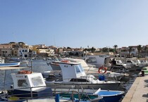Il porto di Lampedusa (ANSA)