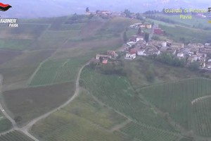 Falso vino Doc in Oltrepo' Pavese, 5 arresti (ANSA)