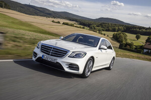 Mercedes-Benz, la 'carica' delle ibride con la spina (ANSA)