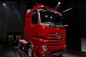IAA Transportation, Mercedes-Benz Trucks crede nel gasolio (ANSA)