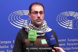 Mohammed: "Tutta la mia famiglia e' morta in un attacco aereo a Gaza" (ANSA)
