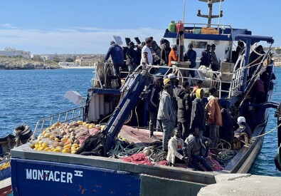 Migranti: sbarchi autonomi a Lampedusa, arrivati 4 barchini (ANSA)