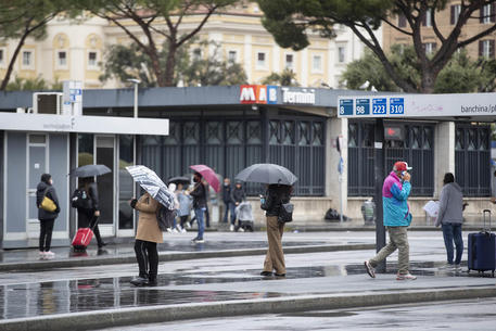 Piazzale antistante l'ingresso delle linee della metropolitana A e B a Roma. Immagine d'archivio © ANSA