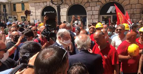 Ex Ilva: sciopero a Genova, il sindaco Bucci incontra i lavoratori © ANSA