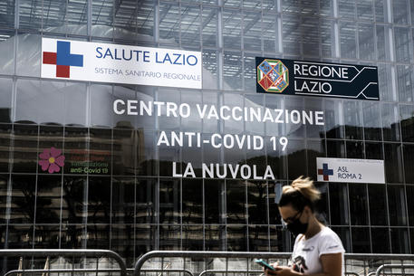 L'hub vaccinale La Nuvola a Roma © ANSA
