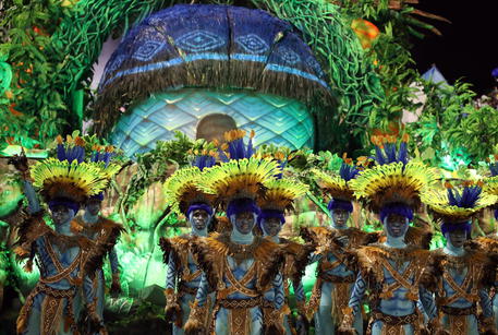 Una scuola di samba al Carnevale di Rio 2020 © EPA
