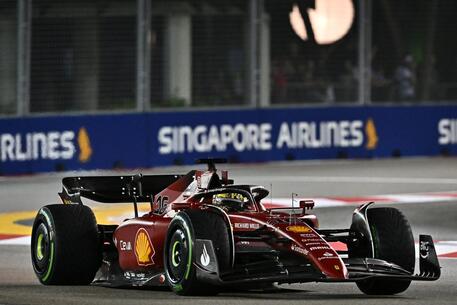 F1: pole di Leclerc a Singapore, quarto tempo Sainz © AFP