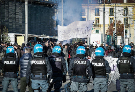 Anarchici: processo Cospito, Palagiustizia blindato a Torino © ANSA