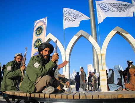 Bandiere dell'emirato islamico a Kabul © EPA