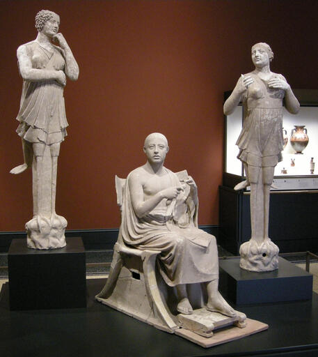 Il gruppo di terracotta 'Orfeo' e 'Le Sirene' restituite dal museo Getty © ANSA