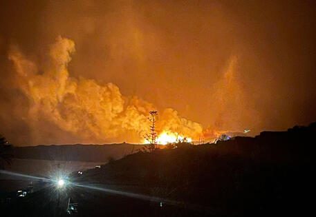 Incendi: fiamme a Pantelleria, roghi su pi? fronti © ANSA