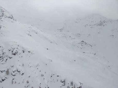 Valanga sulle Alpi svizzere, morti due sciatori svedesi © ANSA