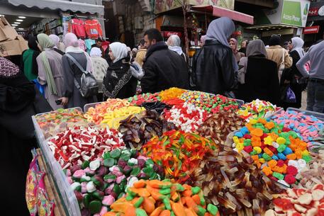 Ramadan preparation and decorations in Nablus © EPA