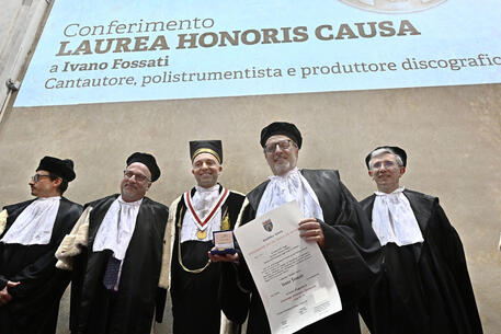 Musica: Ivano Fossati insignito della laurea honoris causa in Letterature moderne e spettacolo © ANSA