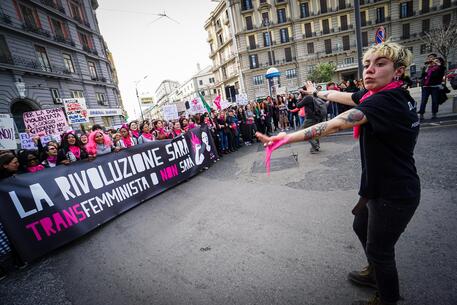 IL corteo femminista organizzato dalle attiviste de #Non una di meno, a Napoli l'8 marzo 2019 © ANSA