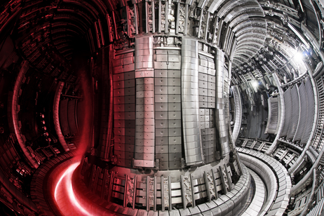 L'interno del reattore sperimentale europeo Jet per la fusione nucleare (fonte: UKAEA)