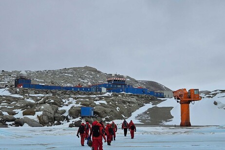 L'arrivo di ricercatori e tecnici nella base italiana in Antartide 'Mario Zucchelli' (fonte: PNRA)