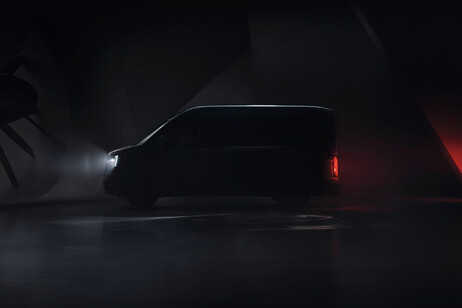 Un teaser anticipa l'aspetto del nuovo Renault Master