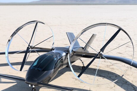 Un modello di drone con la funzione di taxi (fonte: Flargo, da Wikipedia)