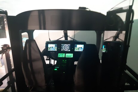 Simulatore presso il Centro di Simulazione di Operazioni Aeronavali della Guardia di Finanza (fonte: Leonardo)