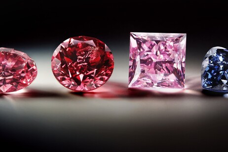 Diamanti di colore 'fantasia' provenienti dalla miniera di diamanti Argyle (fonte: Murray Rayner)