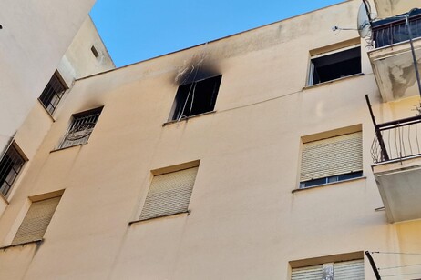 Incendio in casa via Cervi a Sassari