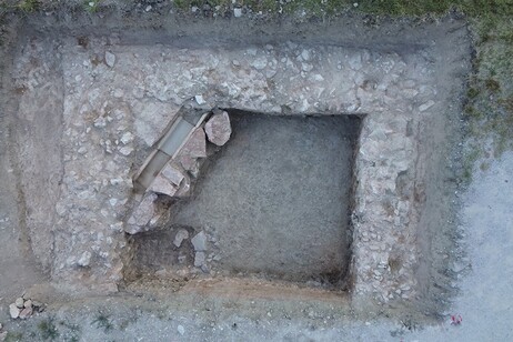 Immagine aerea dei resti del tempio romano ritrovato a Spello (fonte: Douglas Boin)