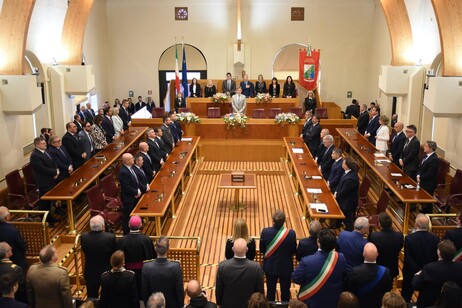 Consiglio Abruzzo: Sospiri (Fi) eletto presidente dell'assemblea