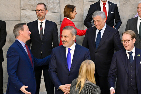 Tajani: "Aperti al fondo Nato per Kiev, ma serve capire i dettagli"
