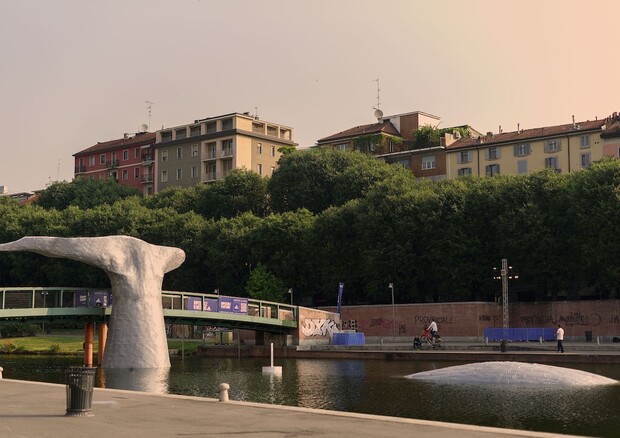 Adidas: a Milano una balena per sensibilizzare al riciclo © Ansa