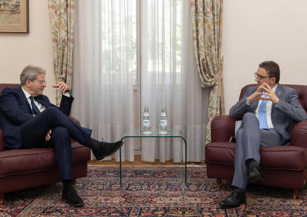 Il commissario europeo, Paolo Gentiloni e il presidente della Provincia autonoma di Trento, Maurizio Fugatti © Ansa
