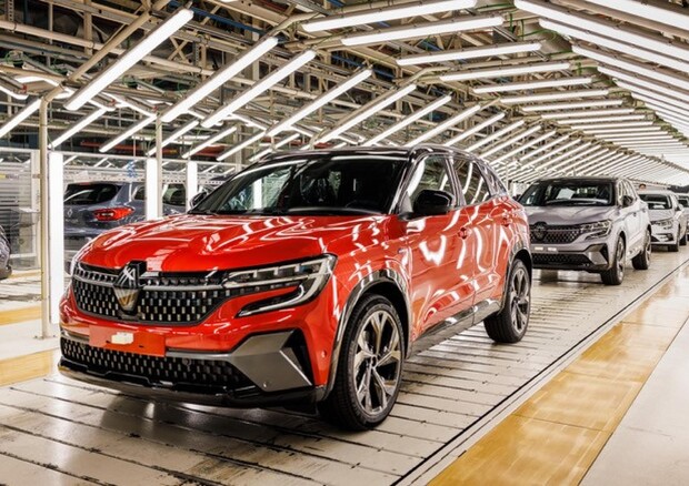 Linea di produzione ad alta tecnologia per Renault Austral (ANSA)