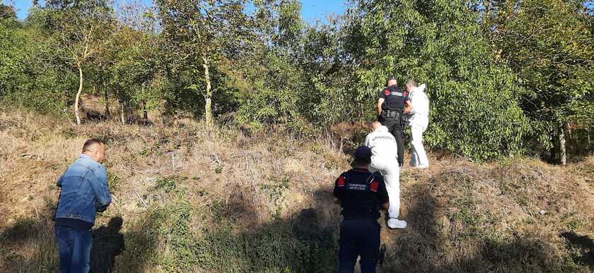 Uccisa a Castelfiorentino: artificieri sul luogo del suicidio - RIPRODUZIONE RISERVATA