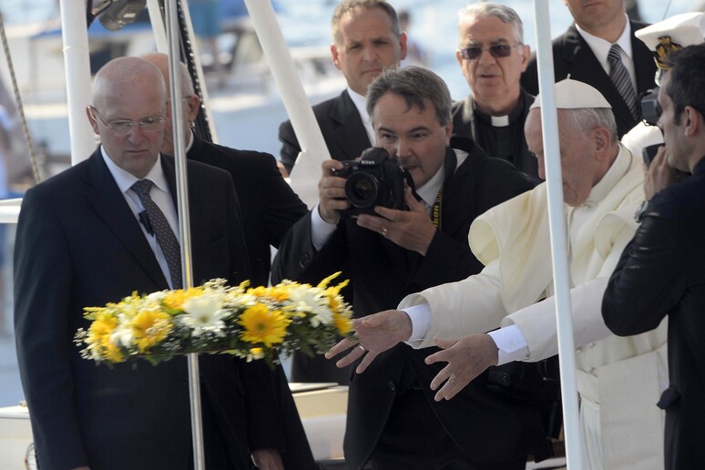 Papa Francesco a Lampedusa (2013) - RIPRODUZIONE RISERVATA