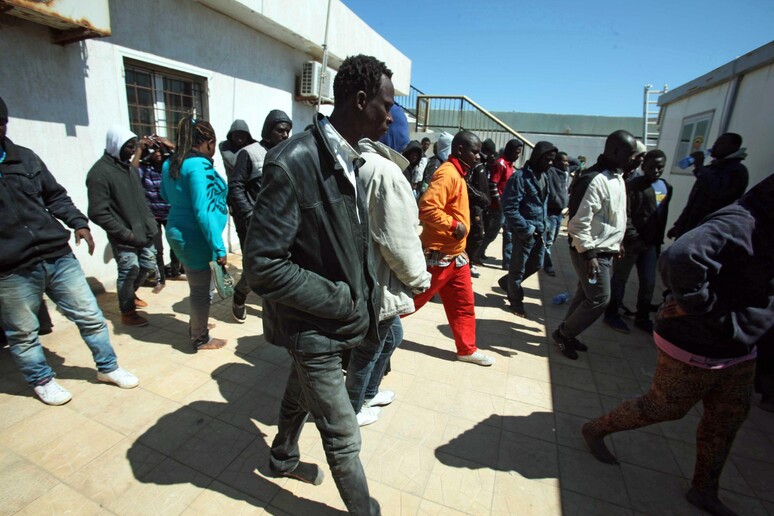 Migranti: Oim, oltre 20 mila migranti riportati in Libia - RIPRODUZIONE RISERVATA