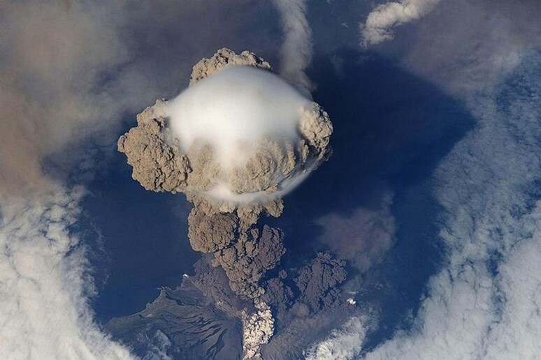 Con i satelliti Sentinel più dati su eruzioni vulcaniche e terremoti (fonte: NASA) - RIPRODUZIONE RISERVATA