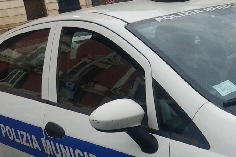 Auto polizia municipale - RIPRODUZIONE RISERVATA