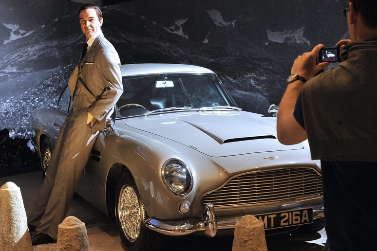 James Bond Celebrates 50 years with Exhbit at Barbican © ANSA/EPA