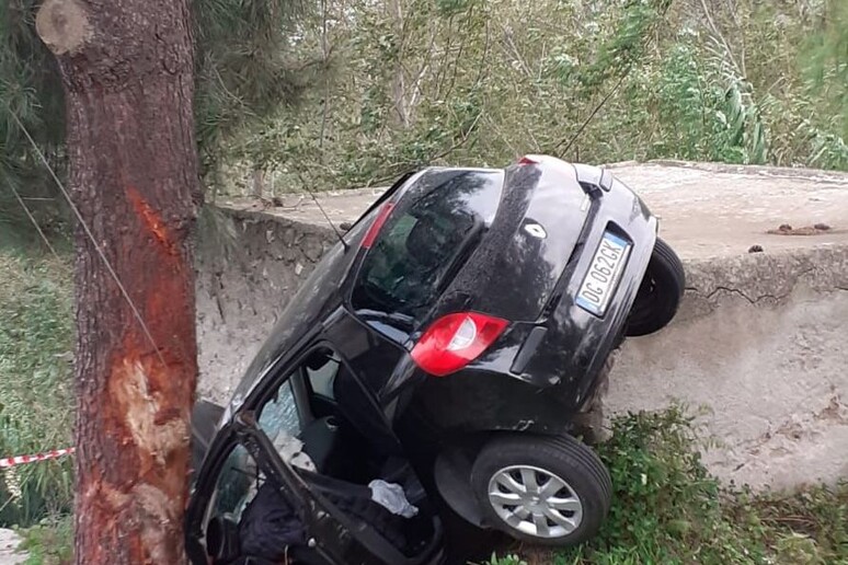 Incidenti stradali: ragazza muore a Lipari, 4 giovani feriti - RIPRODUZIONE RISERVATA