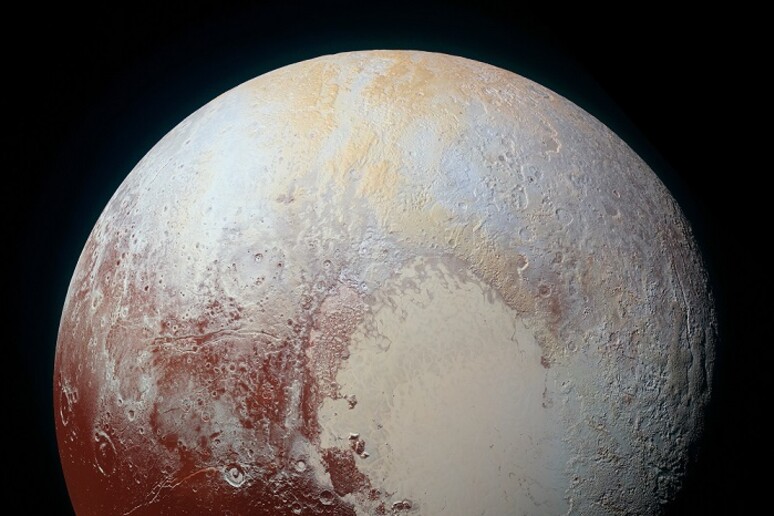 Plutone ripreso dalla sonda New Horizons nel 2015 (fonte: NASA/JHUAPL/SwRI) - RIPRODUZIONE RISERVATA