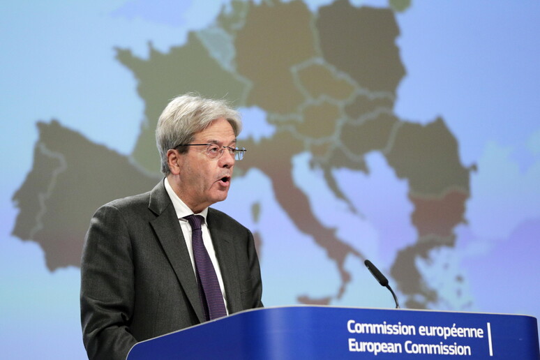 Il commissario Ue all 'Economia, Paolo Gentiloni, in una foto di archivio © ANSA/EPA