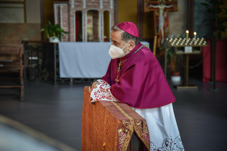 L 'arcivescovo Mario Delpini - RIPRODUZIONE RISERVATA